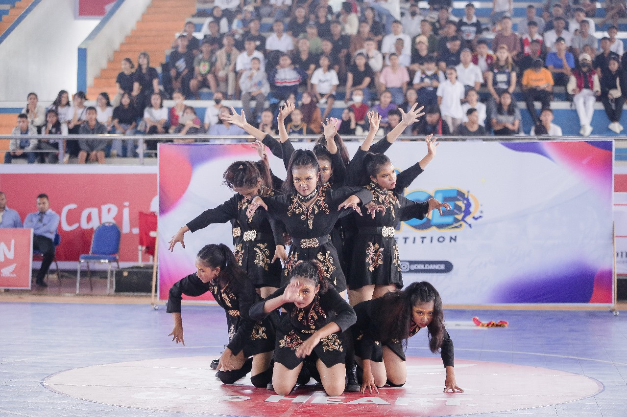 Day 2 - Dance SMA Regina Pacis Bajawa