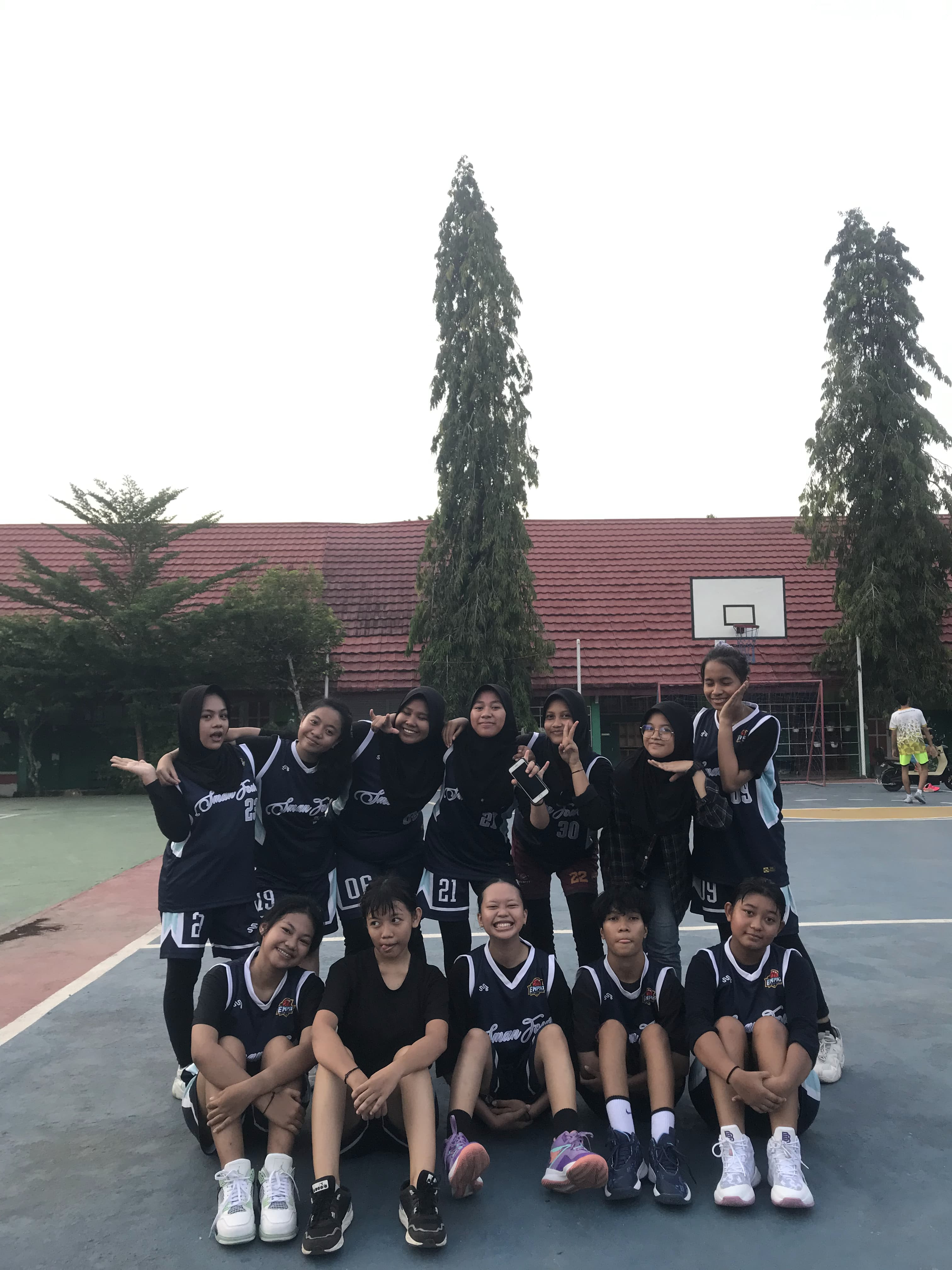 Menuju DBL Banjarmasin Srikandi SMAN 4 Banjarbaru Sering Nongkrong!