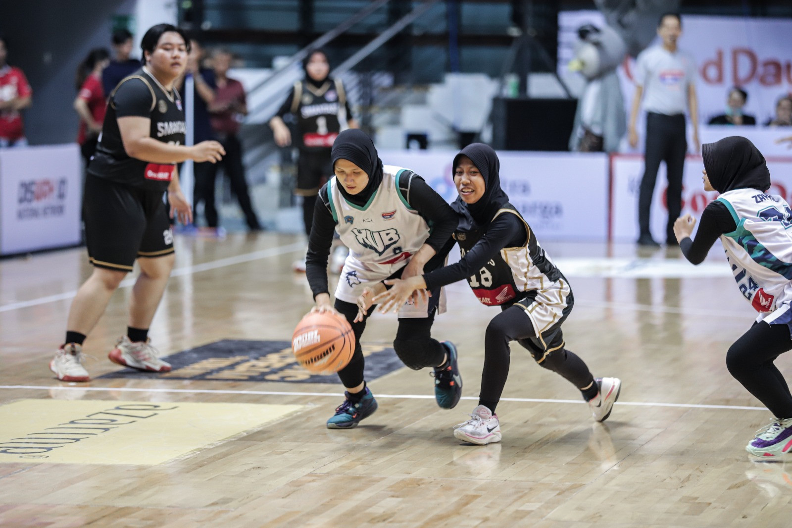 Hasil DBL Surabaya Putra Saints Menang Comeback, Debutan Dapat Pengalaman