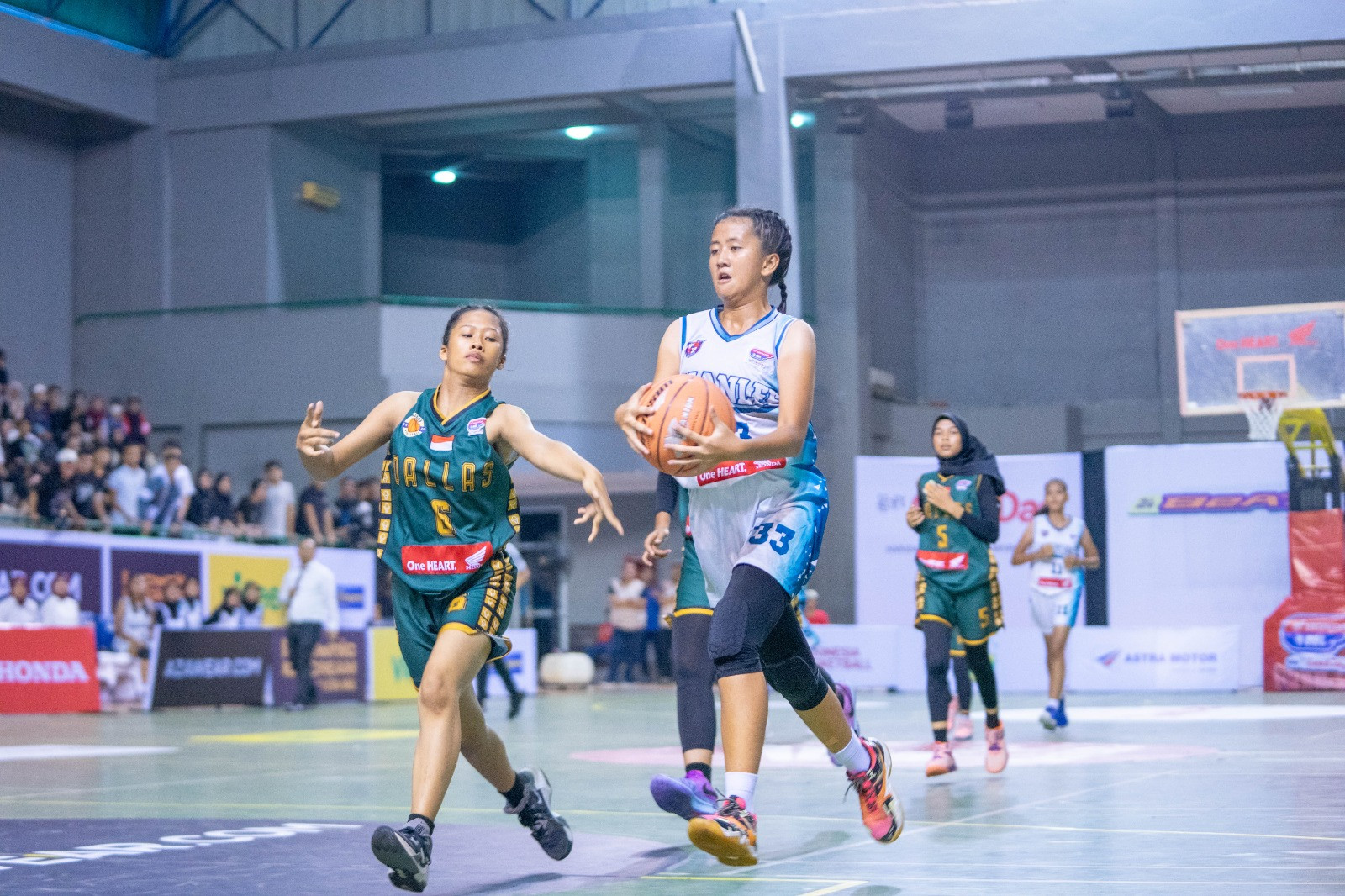 https://www.dbl.id/uploads/post/2024/08/17/Hasil DBL Palembang Putra Nexat Perkasa, Empat Belas Menang Comeback!.jpg