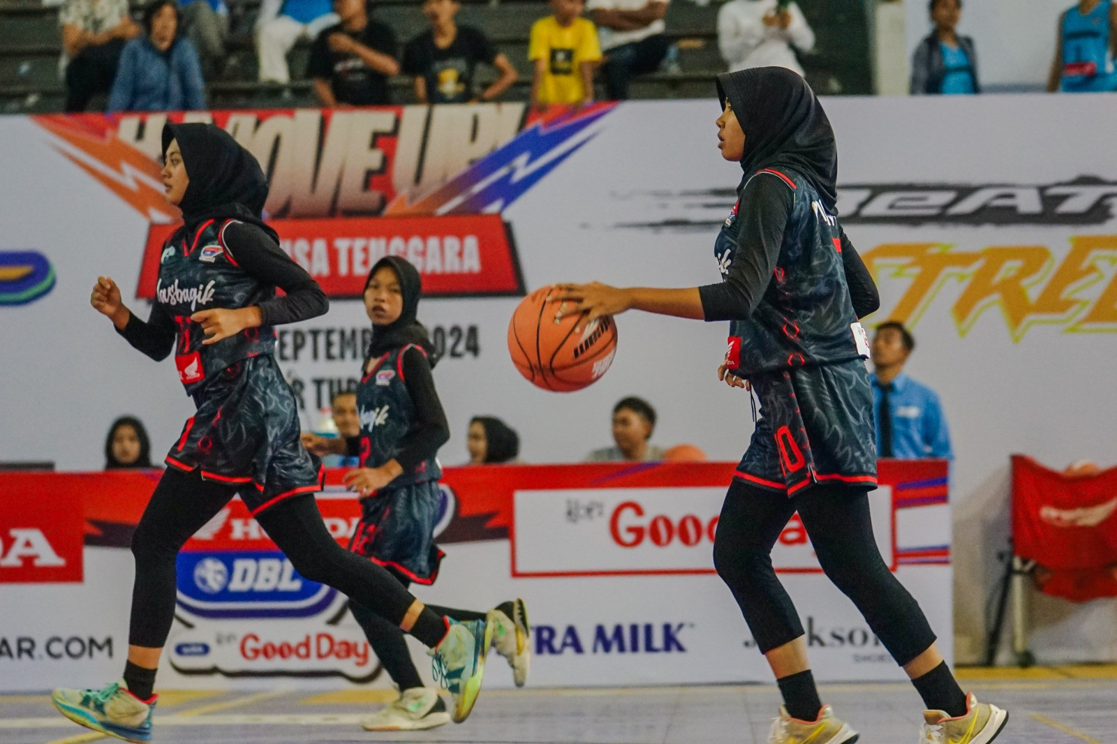 https://www.dbl.id/uploads/post/2024/09/16/Cerita Sang Debutan Putri Smansa Masbagik Hampir Gagal Tanding di DBL Mataram.jpg