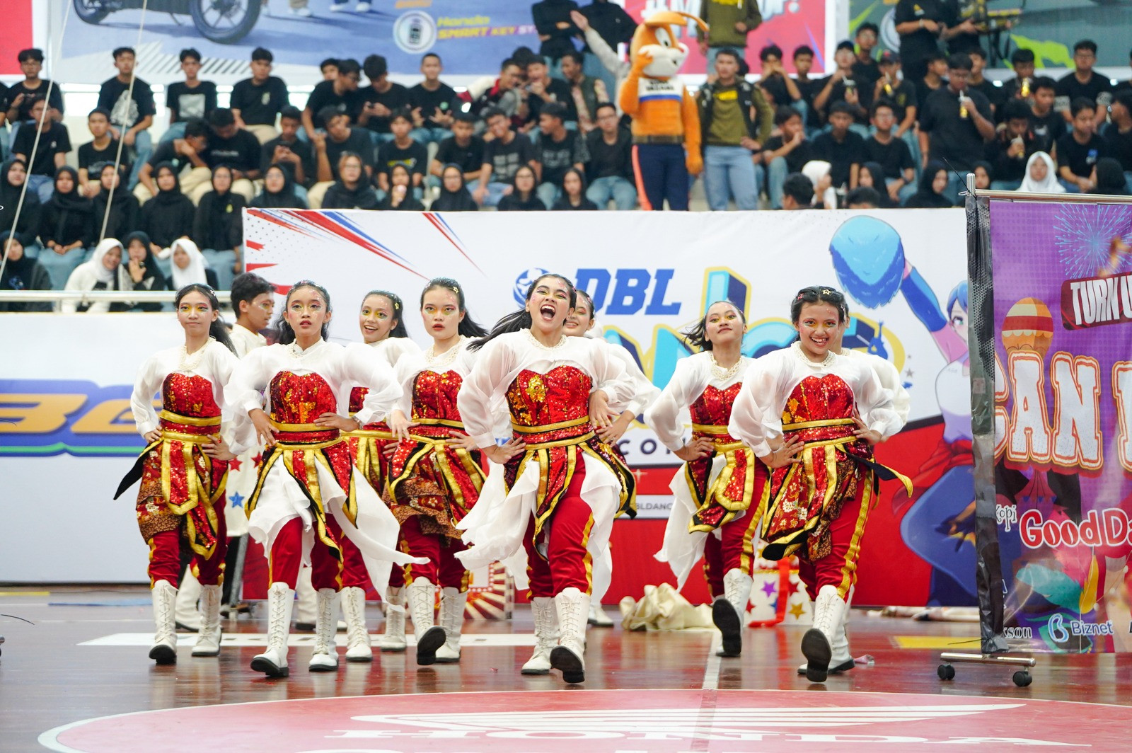 Cantik! Ini 5 Tim Dance yang Tampil Memukau di DBL Dance Competition 2024 Bogor