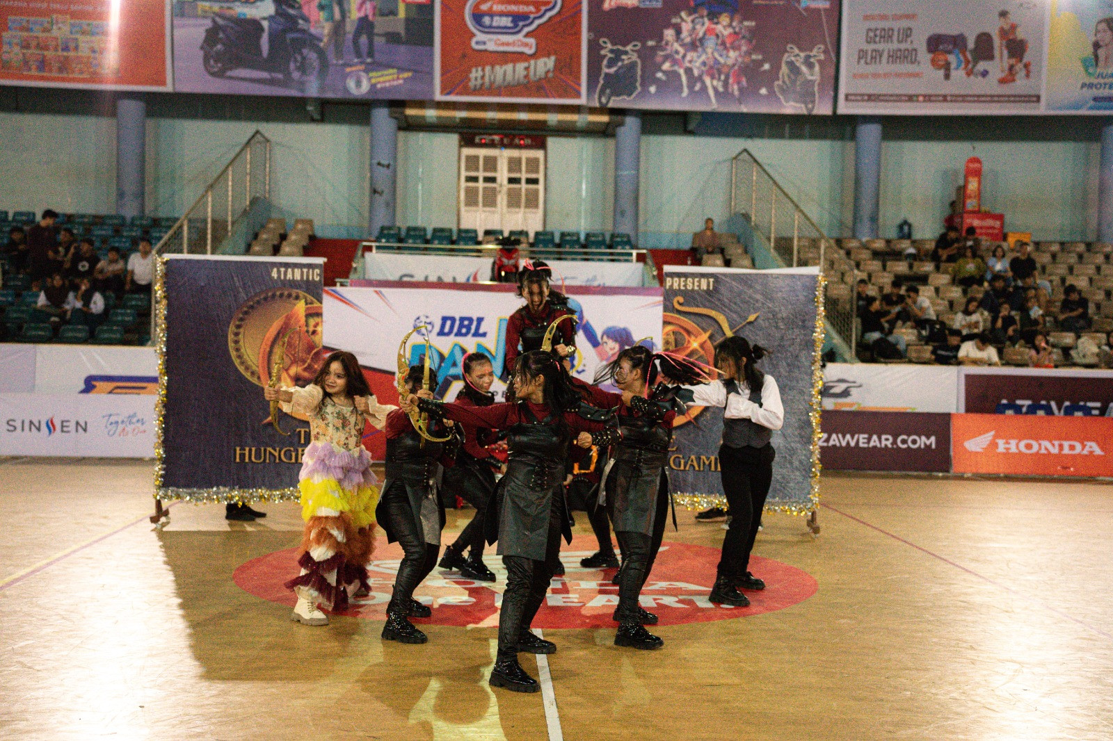 Tiga Penampilan Tim Dance DBL Dance Competition Kupang Heboh!